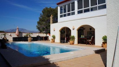 Villa for sale in town, Spain 252104