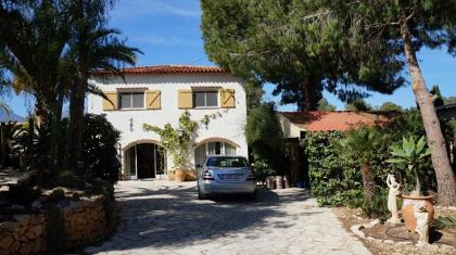 Villa with 3 bedroom in town 252104