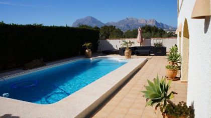Villa for sale in town, Alicante 252104