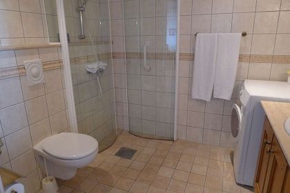 Apartment with 3 bedroom in town 252481