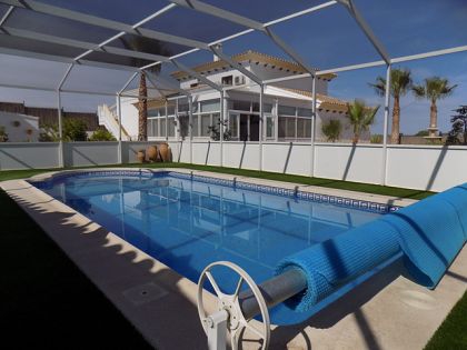Villa for sale in town, Spain 252543