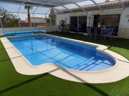 Villa for sale in town, Alicante 252543