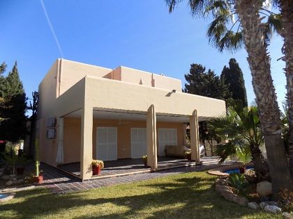 Villa for sale in town, Spain 252546