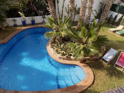 Villa for sale in town, Alicante 252546