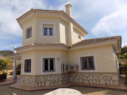 Villa for sale in town, Spain 252553