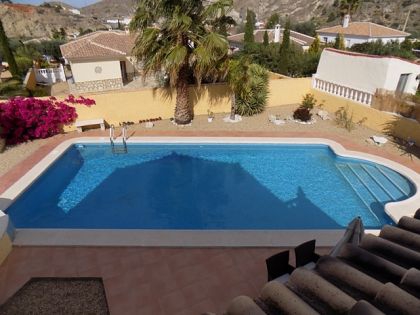 Villa with 4 bedroom in town 252553