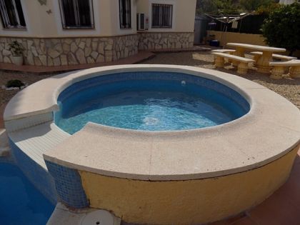 Villa for sale in town, Alicante 252553