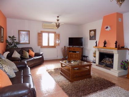 Villa for sale in town, Alicante 252567