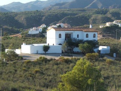 Villa for sale in town 252571
