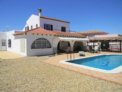 Villa for sale in town 252573