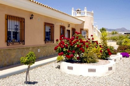 Villa for sale in town, Spain 252576