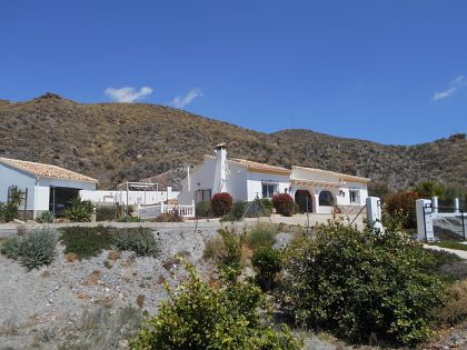 Villa for sale in town, Spain 252577