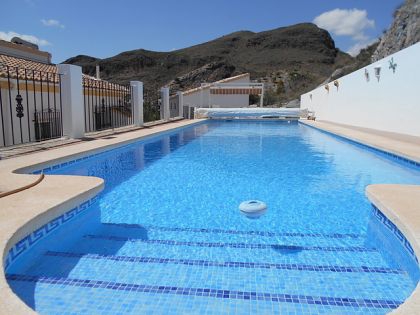 Villa with 3 bedroom in town 252577