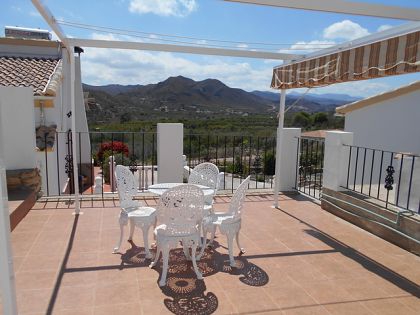 Villa for sale in town, Alicante 252577