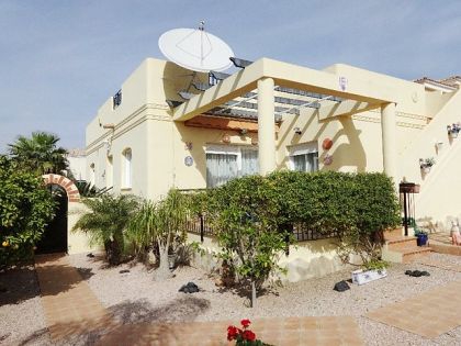 Villa for sale in town 252584