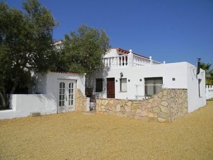 Villa for sale in town, Spain 252585