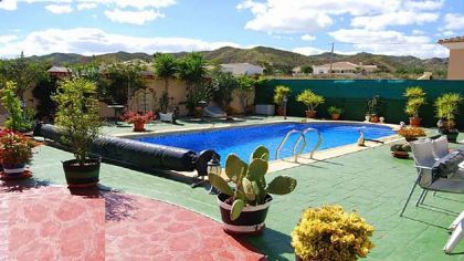 Villa for sale in town, Spain 252587