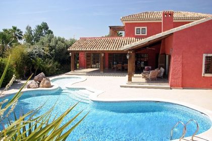 Villa for sale in town 252592