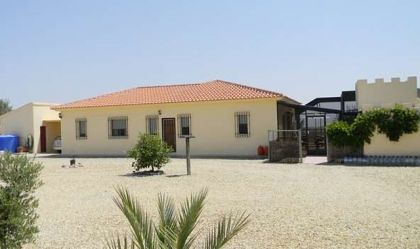 Villa for sale in town, Spain 252595