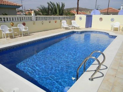 Villa for sale in town 252596