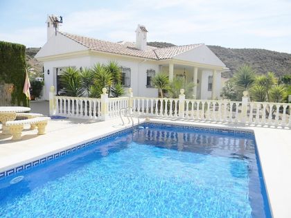 Villa with 3 bedroom in town 252596