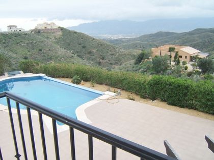 Villa for sale in town, Spain 252601