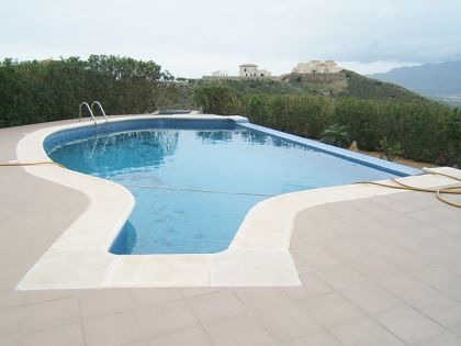 Villa for sale in town, Alicante 252601