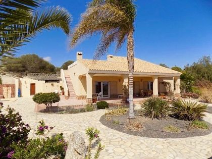 Villa with 4 bedroom in town, Spain 252604