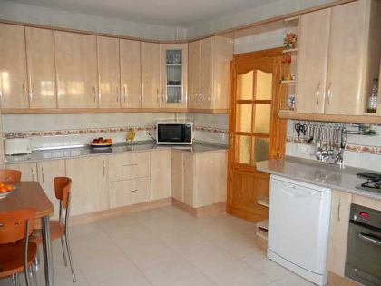 Villa with 3 bedroom in town 252624