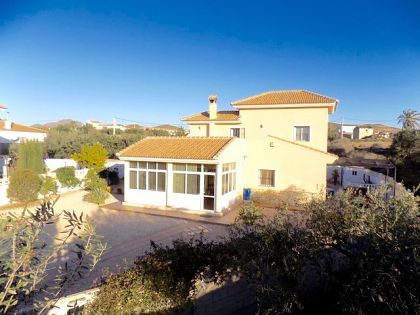 Villa for sale in town 252634