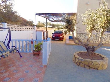 Villa for sale in town, Alicante 252634