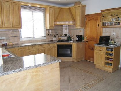 Villa for sale in town, Alicante 252658