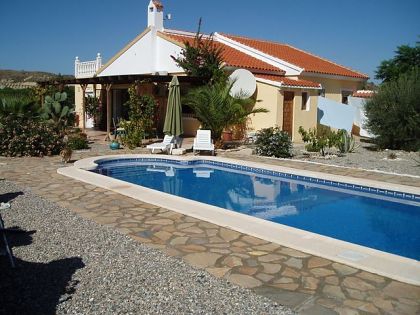 Villa for sale in town 252664