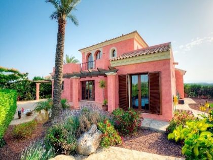 Villa for sale in town, Spain 252666