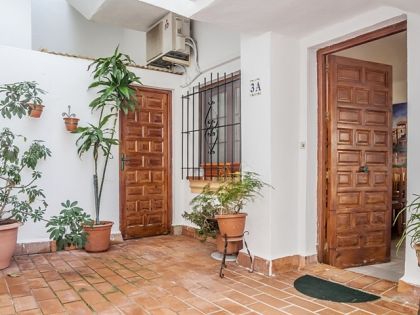 Villa for sale in town, Spain 252670