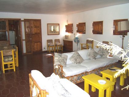 Villa for sale in town, Alicante 252671