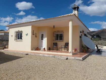 Villa for sale in town, Alicante 252676