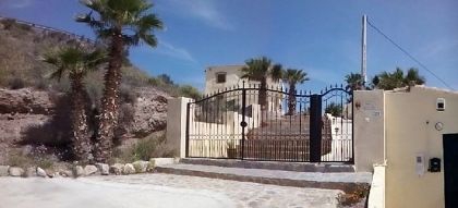Villa for sale in town, Spain 252680