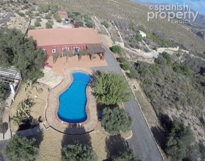 Villa for sale in town 252701