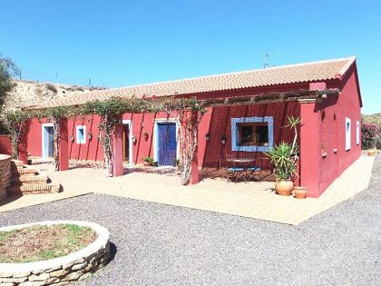 Villa for sale in town, Alicante 252701