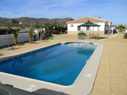 Villa for sale in town 252703