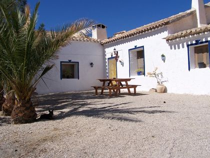 Villa for sale in town, Spain 252705