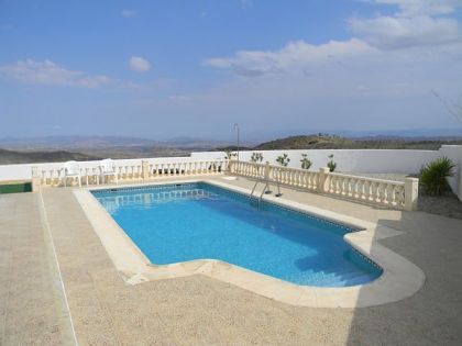 Villa for sale in town 252708