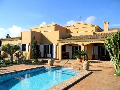 Villa&nbsp;for&nbsp;sale&nbsp;in&nbsp;town&nbsp;252716