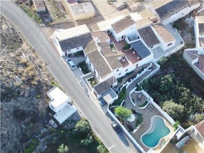 Villa&nbsp;for&nbsp;sale&nbsp;in&nbsp;town,&nbsp;Spain&nbsp;252725