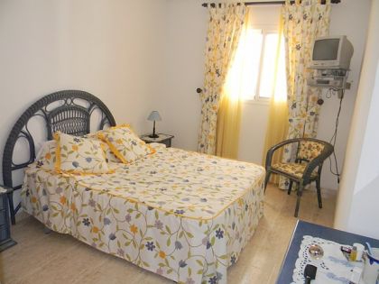 Villa for sale in town, Alicante 252727