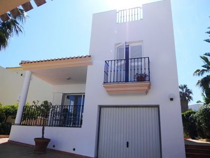 Villa for sale in town 252734