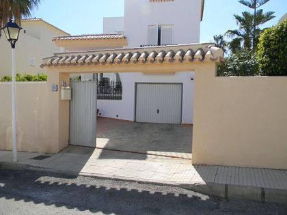 Villa for sale in town, Spain 252734