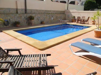 Villa for sale in town, Alicante 252734