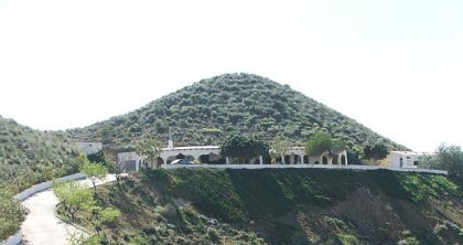 Villa for sale in town, Spain 252737